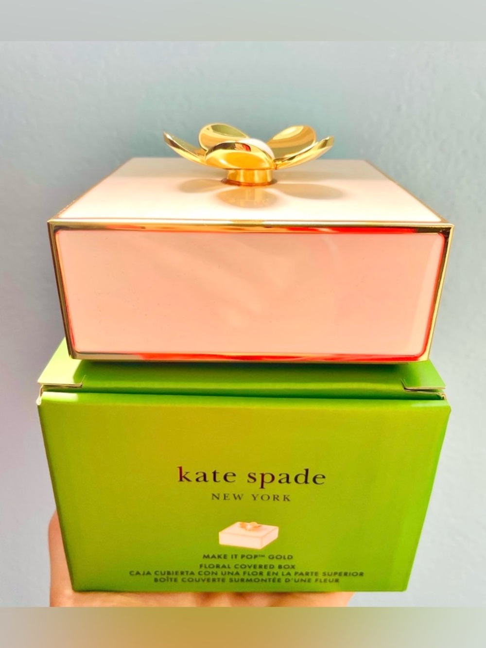 NEW Kate Spade White and Gold Flower Make It Pop Floral Jewelry Box